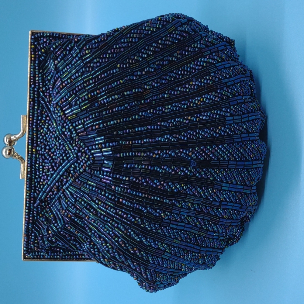 Beaded Clam Shell Evening Clutch